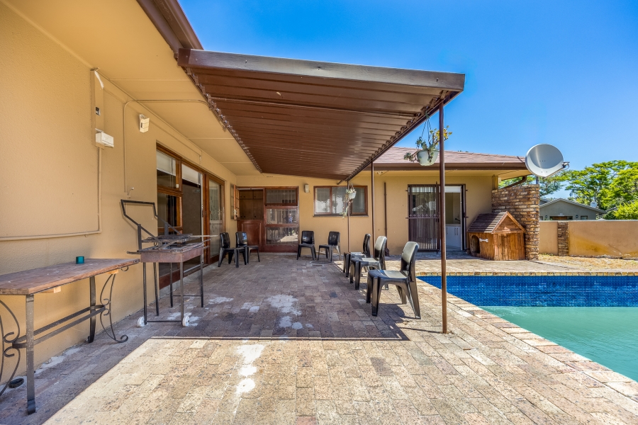 5 Bedroom Property for Sale in Soneike Western Cape